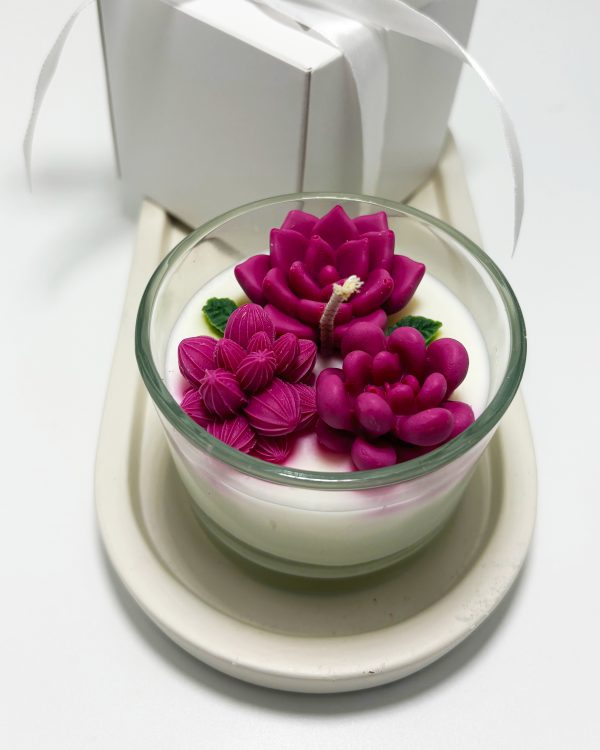 Lumânare parfumată cu flori decorative