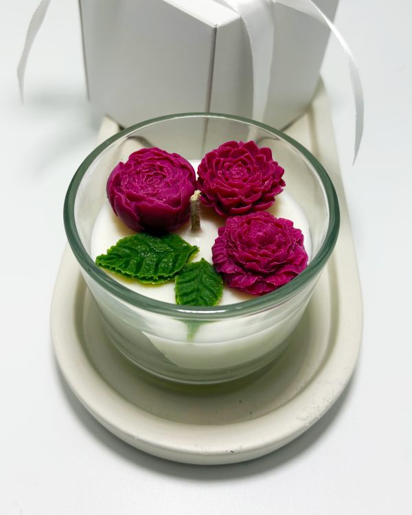 Lumânare parfumată cu design floral