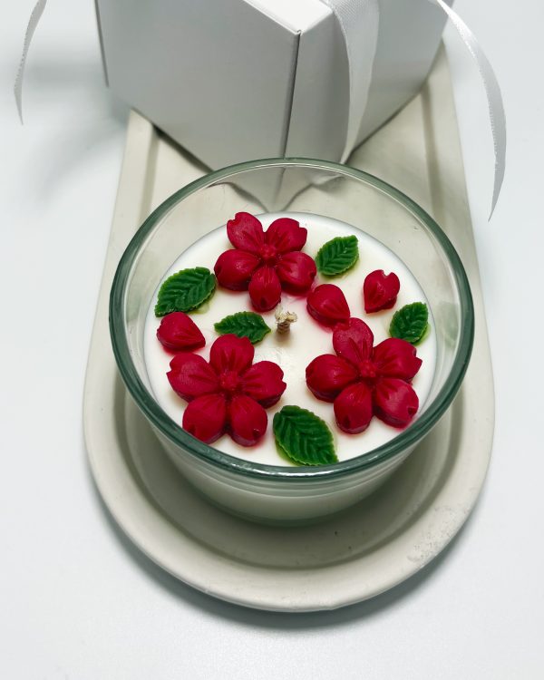 Lumânare parfumată cu design floral