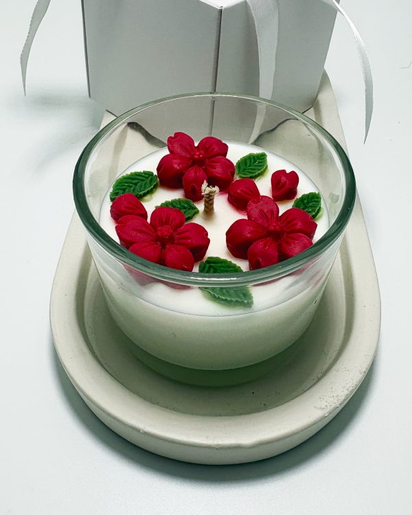 Lumânare parfumată cu design floral