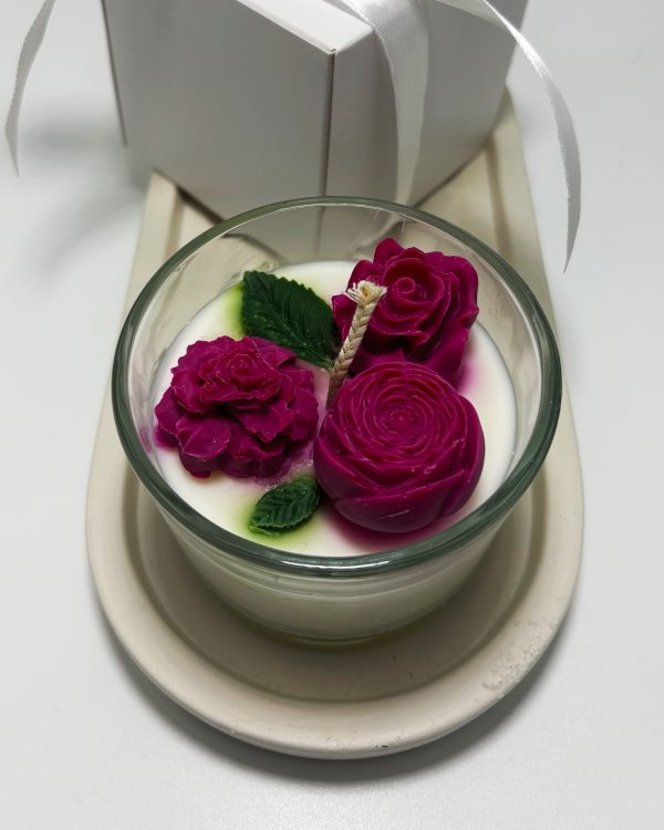 Lumânare parfumată premium cu flori decorative